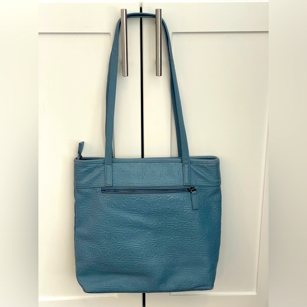 Baby blue shoulder bag